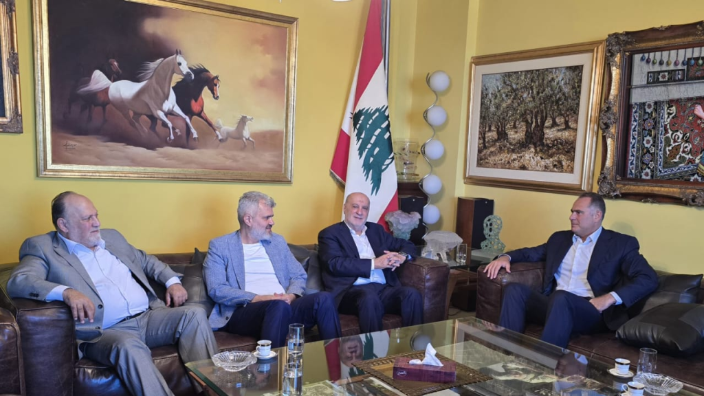 إميل لحّود التقى وفد 
