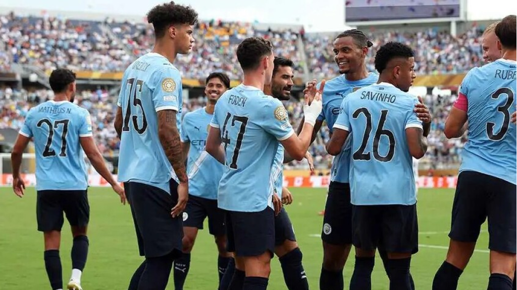بعد رحيل إيدرسون.. مانشستر سيتي يعلن مغادرة لاعب ثاني