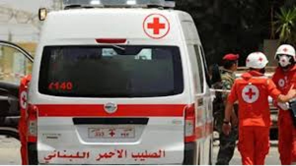في كفرمتى.. هكذا انقذ الصليب الاحمر الشاب من الحفرة (فيديو)