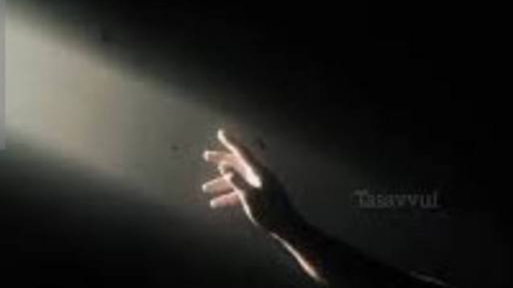 خلقنا لنُضيء العتمة... لا لننحني لها....لأنّ من وُلد من رحم المعاناة، لا يخشى الليل، بل يصادقه حتى يروضه