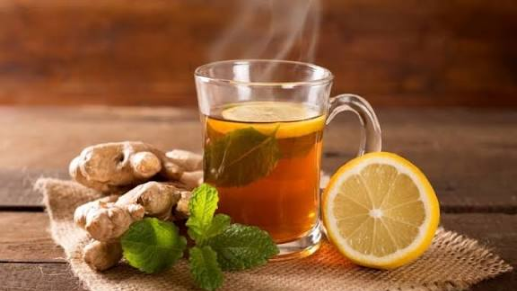 شاي الليمون والزنجبيل.. كيف يقي من الأمراض المزمنة؟