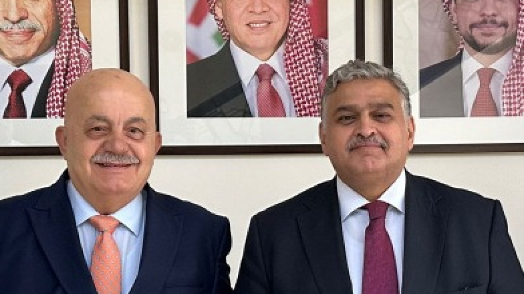 السفير علي يونس يلتقي سفير المملكة الأردنية لدى دولة الإمارات