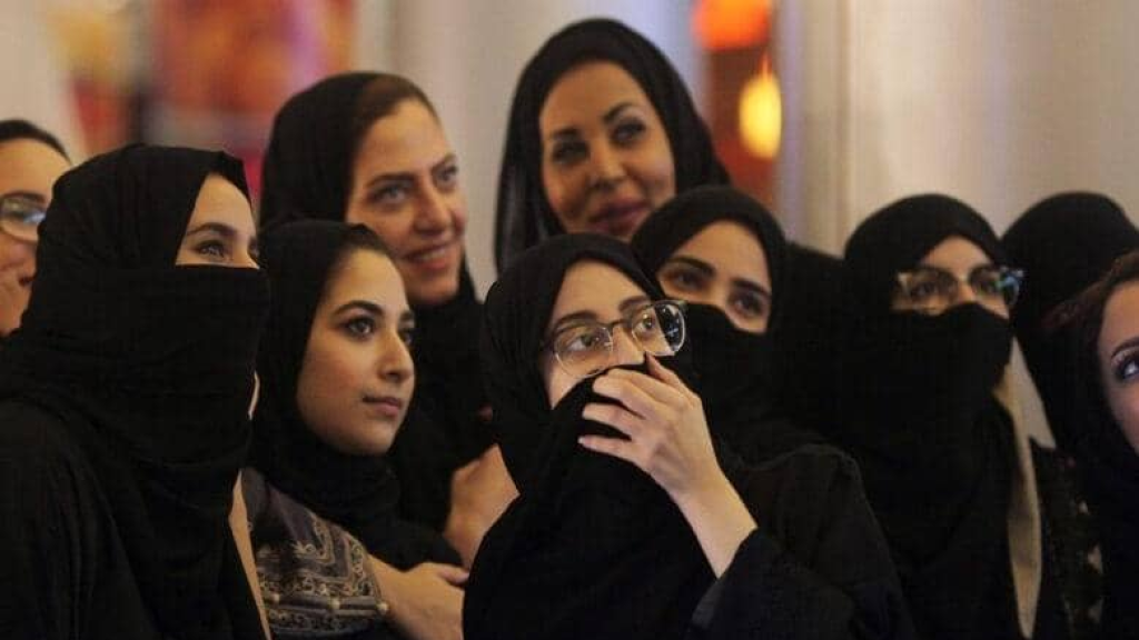 يتعلق بحرية المرأة في المملكة… قرار تاريخي في السعودية!