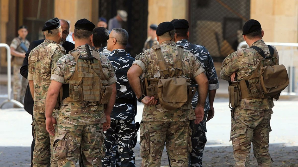 التعاقد مع العسكريين: تنفيعة أم فرصة لدعم التعليم؟