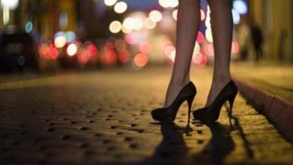 تفكيك شبكة دعارة في كفرشيما… وتوقيف 3 متورطين