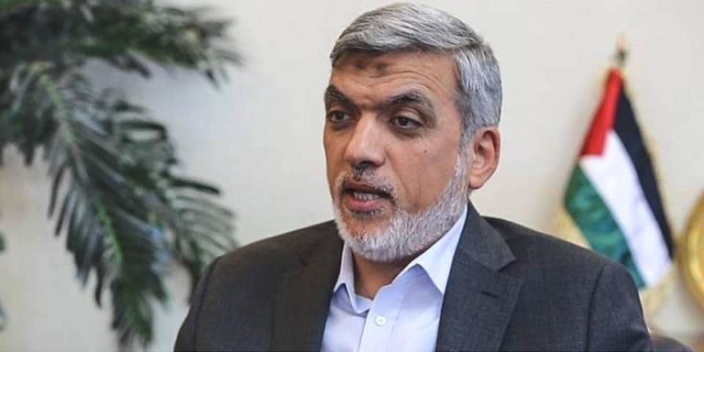 القيادي في حركة حماس، عزت الرشق:  - نحيّي شجاعة أبطال أسطول الصمود  الذين تحدّوا حصار الاحتلال حاملين رسالة أحرار العالم والإنسانية لغزّة، وندين قرصنة العدو وقمعه واعتقاله لهم. 