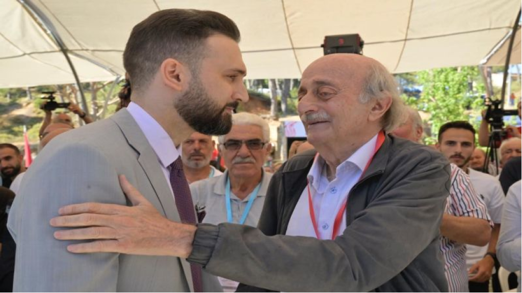 أين القيادة الجنبلاطية من مقاطعة التشريع واستهداف الجيش؟