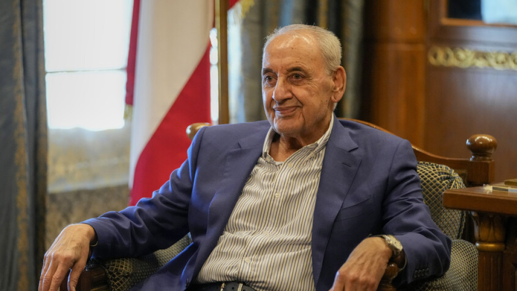 لقاء بعيد عن الاضواء بين الرئيس بري ووفد قيادي من الحزب