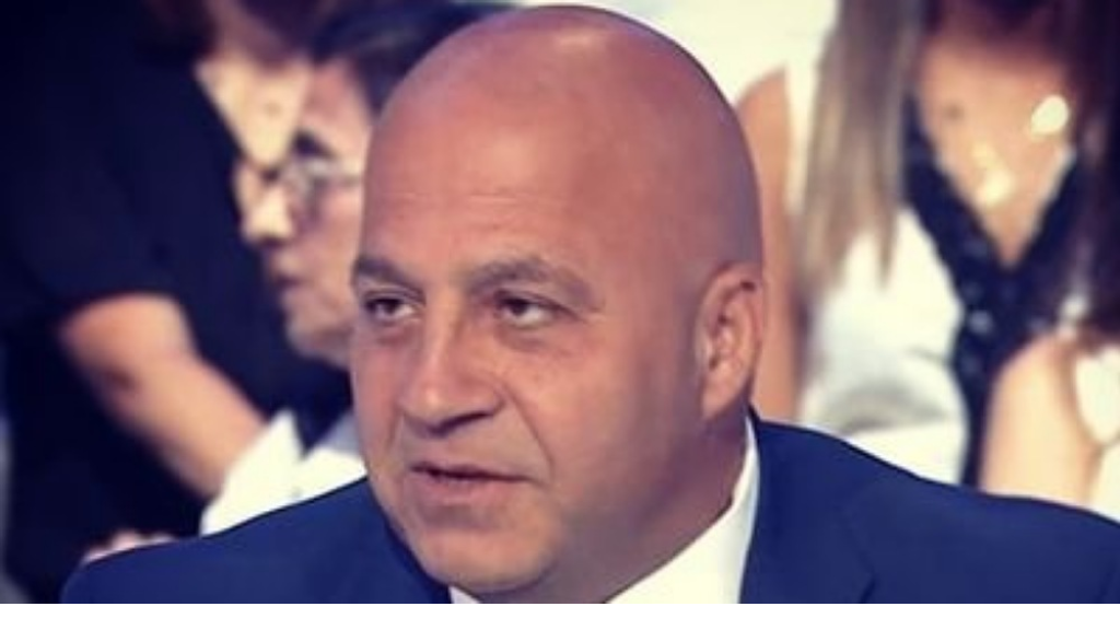‏جوني منيّر: غراب الحـ.ـرب