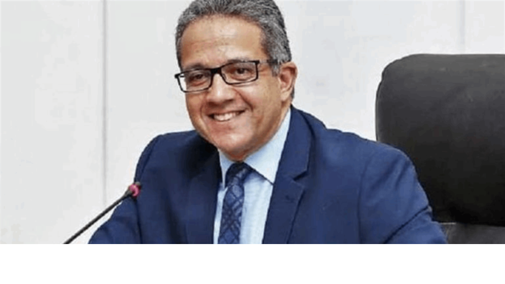 خالد العناني أول عربي يتولى منصب مدير عام اليونسكو.. فمن هو؟