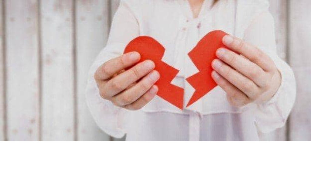 الخذلان… حين يطرق باب القلب بأيدٍ ظننّاها مفاتيح النجاة.