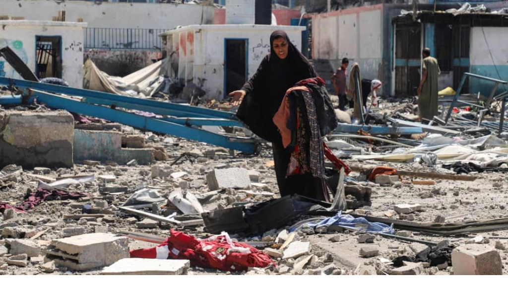 إجلاء فلسطينية سرا من غزة بعد تدخل 
