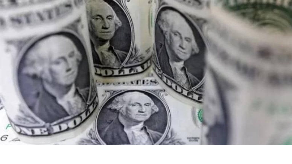 الدولار يستعيد زخمه ويتجه لأفضل أداء أسبوعي منذ عام