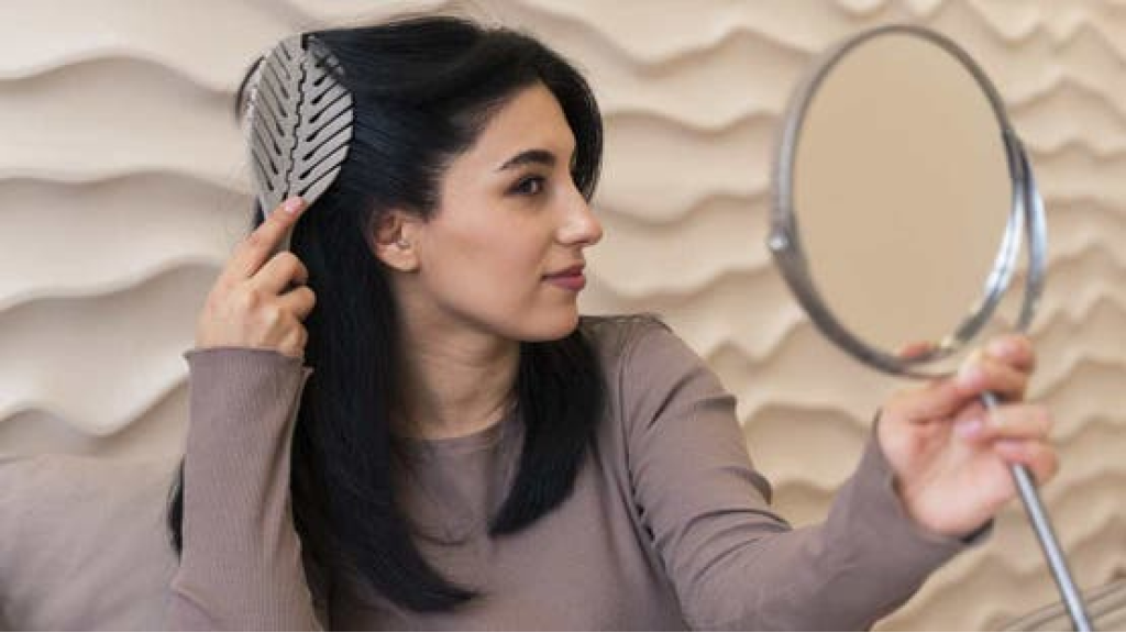 هكذا يعمل حمض الساليسيليك ضد القشرة