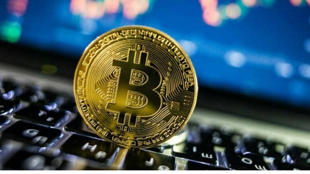 بعد تصريحات ترامب.. هبوط حاد في بيتكوين والعملات المشفرة