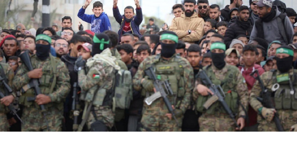 اشتباكات مع الإحتلال في رام الله بالتزامن مع إفراج عن أسرى فلسطينيين