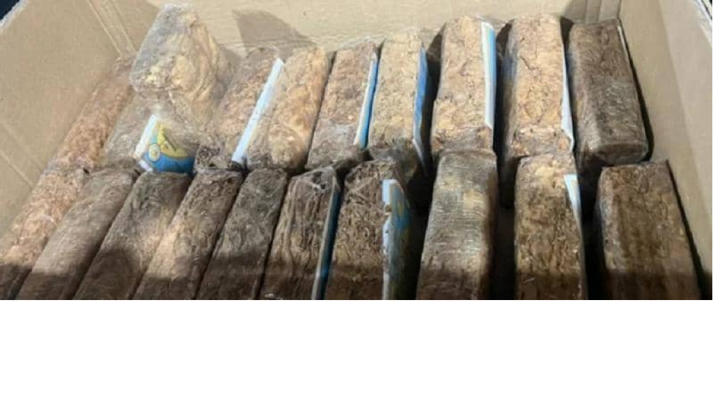 “الريجي” داهمت أكبر مستودع لتزوير السيجار في حارة حريك