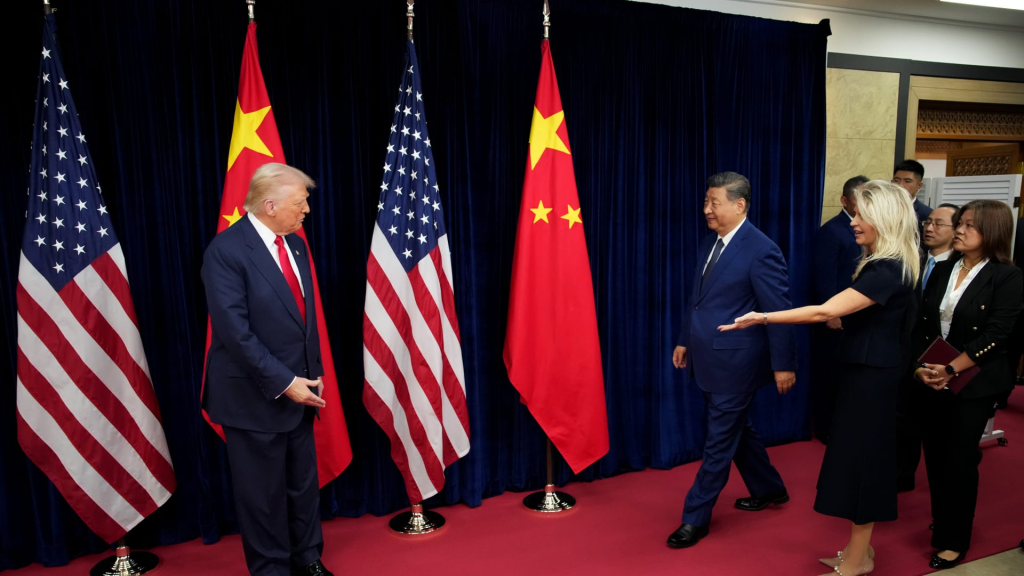 لقاء بعد ست سنوات... شي وترامب ينهيان محادثاتهما بصمتٍ لافت