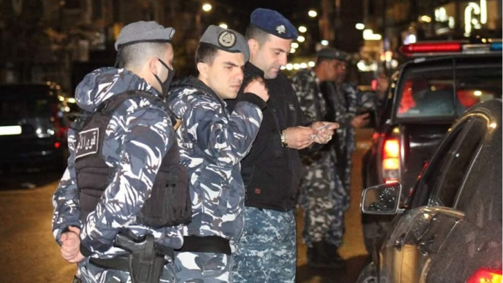 عمال “Delivery” بقبضة الأمن