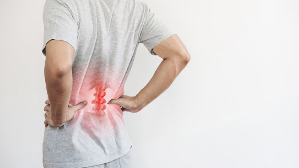 من الملح الى القهوة… أخطر عادات غذائية تُضعف العظام تدريجياً !