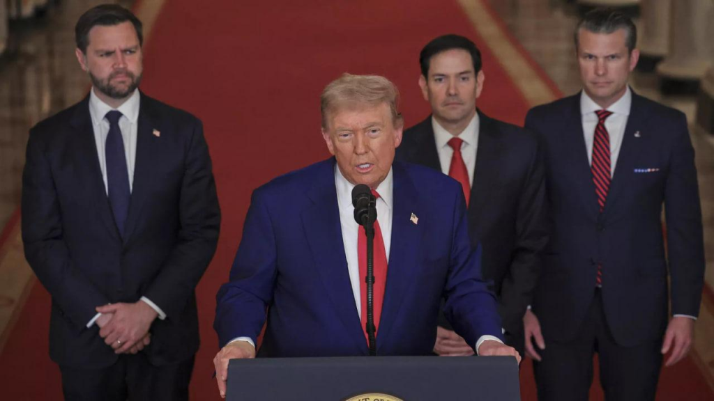 إعلام أمريكي : كبار مسؤولي إدارة ترامب ينقلون منازلهم إلى القواعد العسكرية