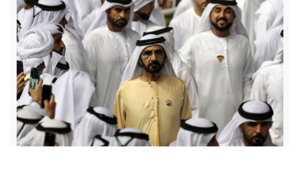 تصرف محمد بن راشد مع مرافقين حاولوا ابعاد امرأة أمامه يثير تفاعلا