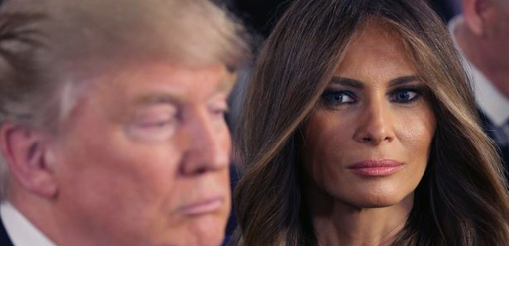 أمام عدسات الكاميرا... إليكم ما فعلته ميلانيا بزوجها دونالد ترامب (فيديو)