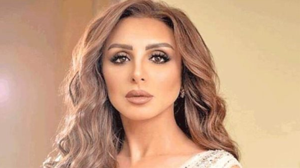 خلال غنائها… مُعجب اقتحم حفل أنغام وهذا ما قدّمه لها (فيديو) 