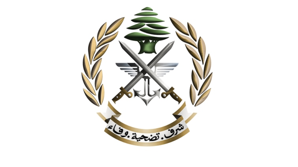 الجيش: توقيف أشخاص بتهم متعددة بينها الاتجار بالأسلحة والمخدرات وإطلاق النارعلى دورية