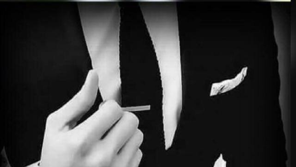 وزير سابق يتباهى بـ