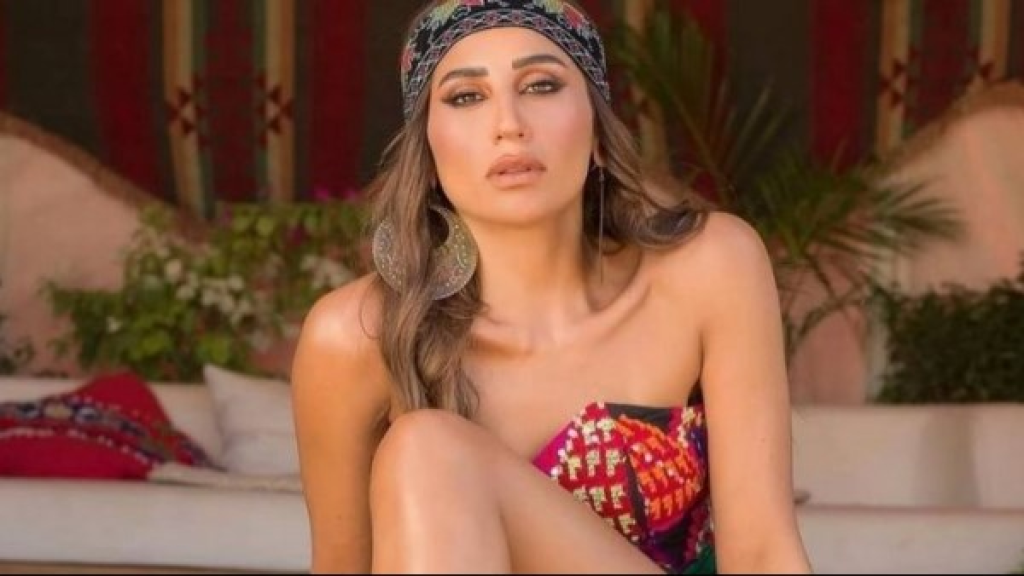 بعد تصدرها تريند جوجل.. 10 إطلالات لفتت الأنظار لـ دينا الشربيني (صور)