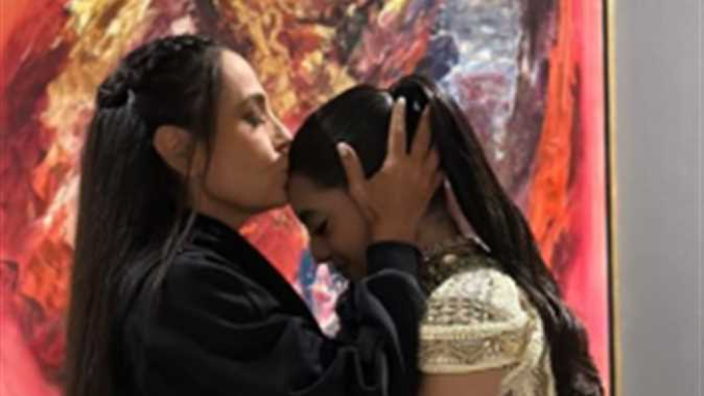 ياسمينا العبد عن لقائها شريهان: «قدوة لا تضاهي وصورة للأناقة والقوة»