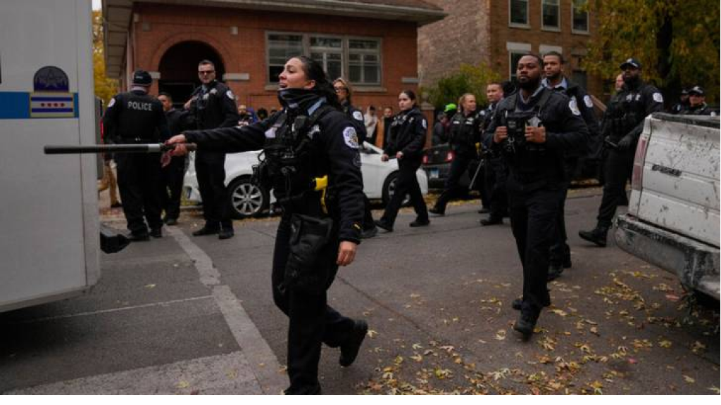 إطلاق نار في شيكاغو .. تفاصيل استهداف عناصر حرس الحدود وتحذيرات الأمن الداخلي