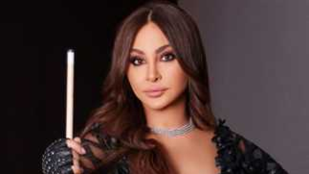 بالفيديو .. إليسا تفقد توازنها على مسرح دبي… وتحوّل اللحظة إلى ابتسامة