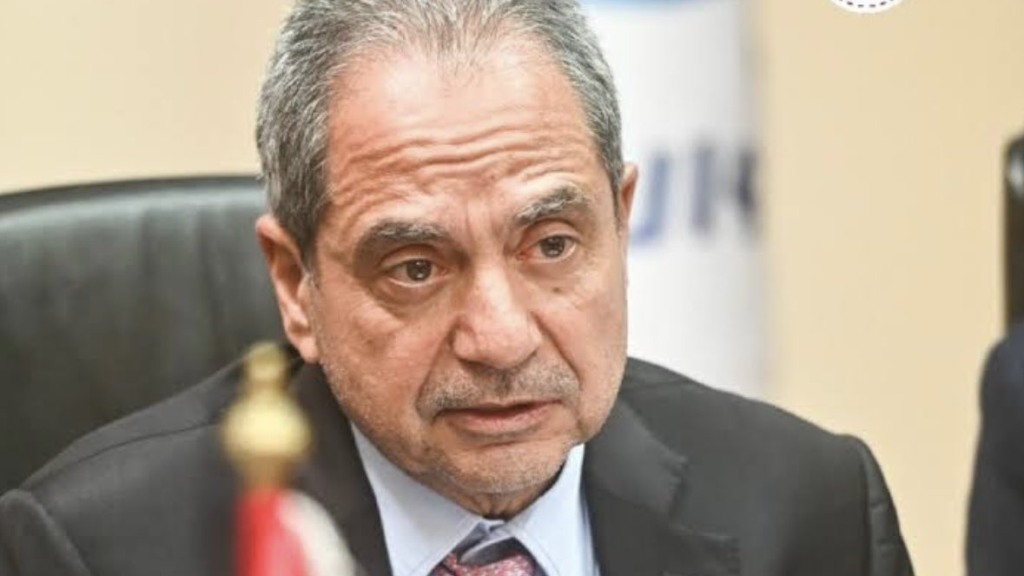 عمليات نهب بإشراف دولي