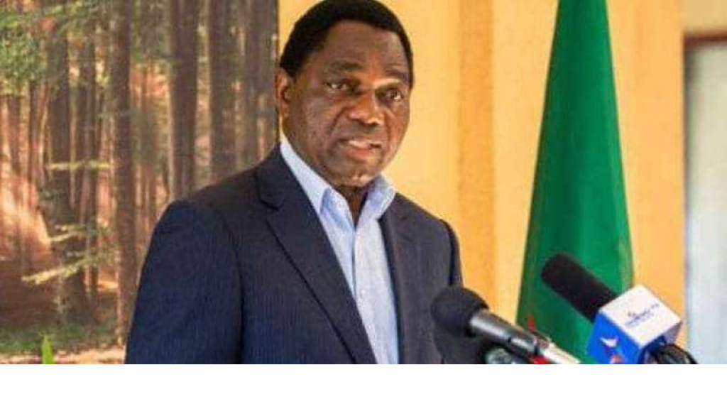 رشق رئيس زامبيا بالحجارة (فيديو)