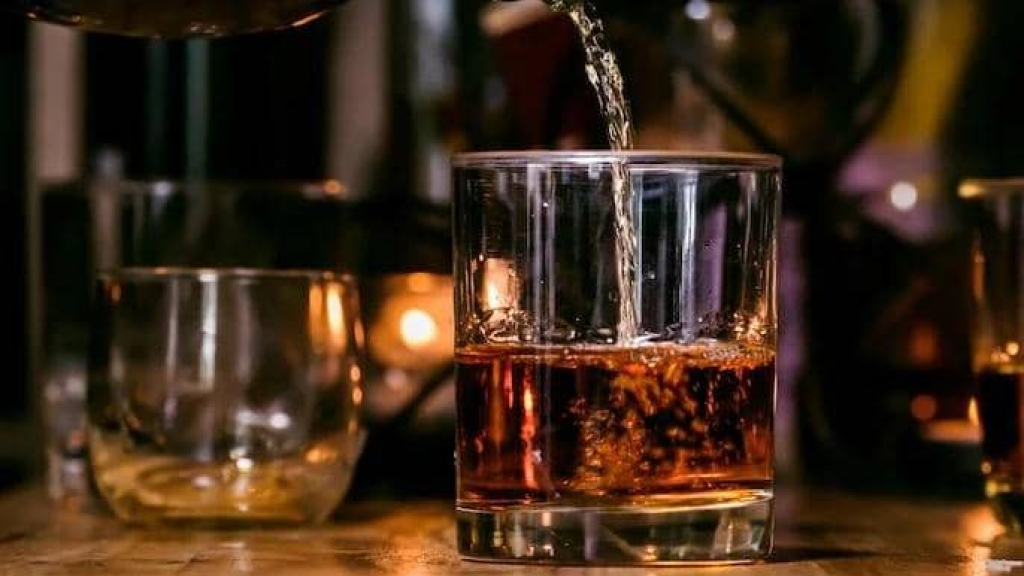 اقتراح قانون لحماية القاصرين من الكحول ومشروبات الطاقة