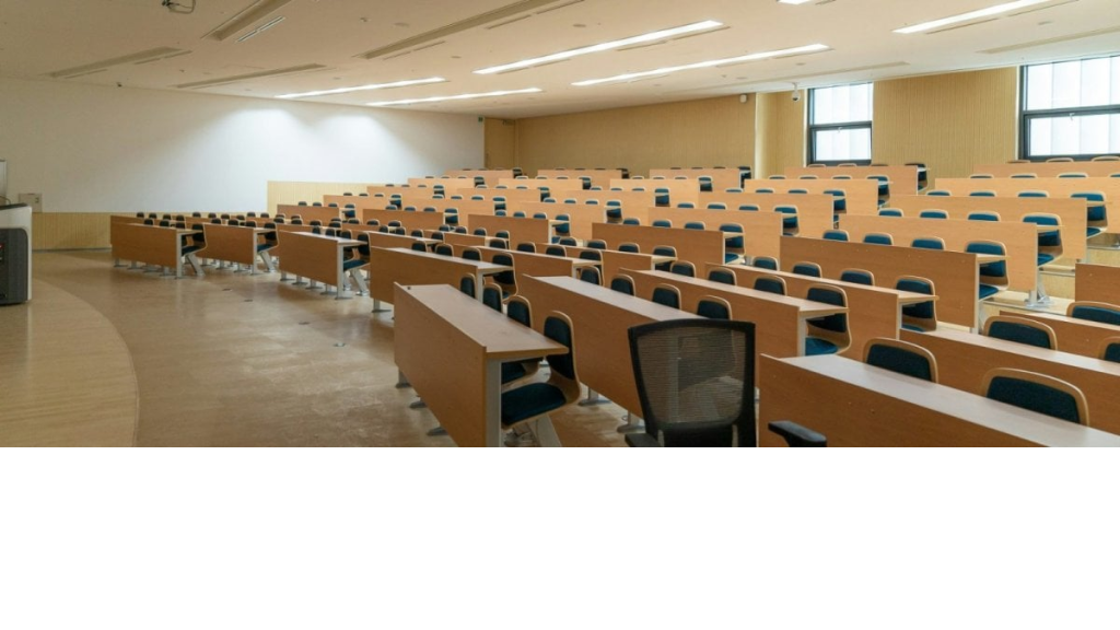 فضيحة داخل جامعة كبرى... موظّف يروّج المخدرات بين الطلّاب والنيابة العامة تتحرّك!