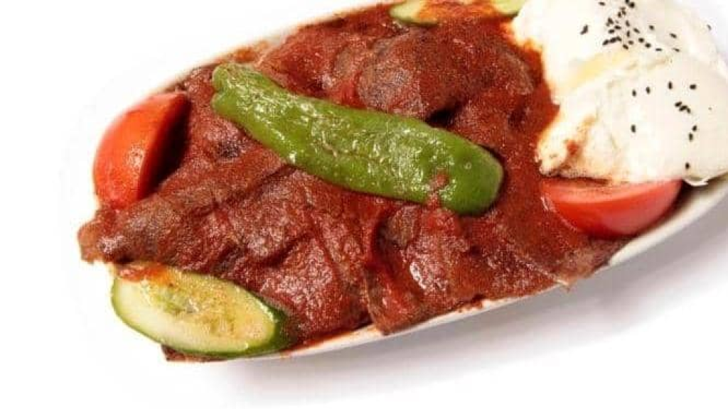 طبق اليوم..اسكندر كباب تركي بصلصة الطماطم