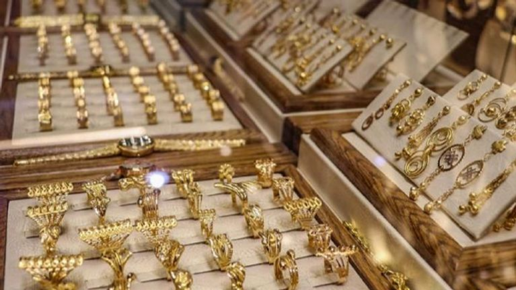 إجراء “أميركي” جديد في لبنان.. “مستند تعريف الزبون”: بيانات من يشتري بأكثر من 10 آلاف دولار من الذهب تُكشف!