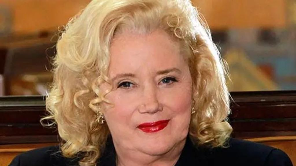 وفاة الفنانة الأمريكية سالي كيركلاند عن عمر يناهز 84 عاماً