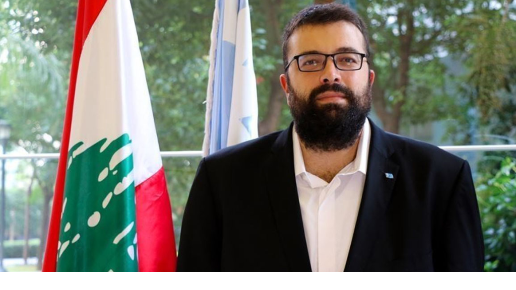 أحمد الحريري هنأ النقيب مروان ضاهر:  تيار المستقبل حالة شعبية متجذرة .. ومن يروج لتمنياته عن انتهاء دوره أضعف من بيت العنكبوت