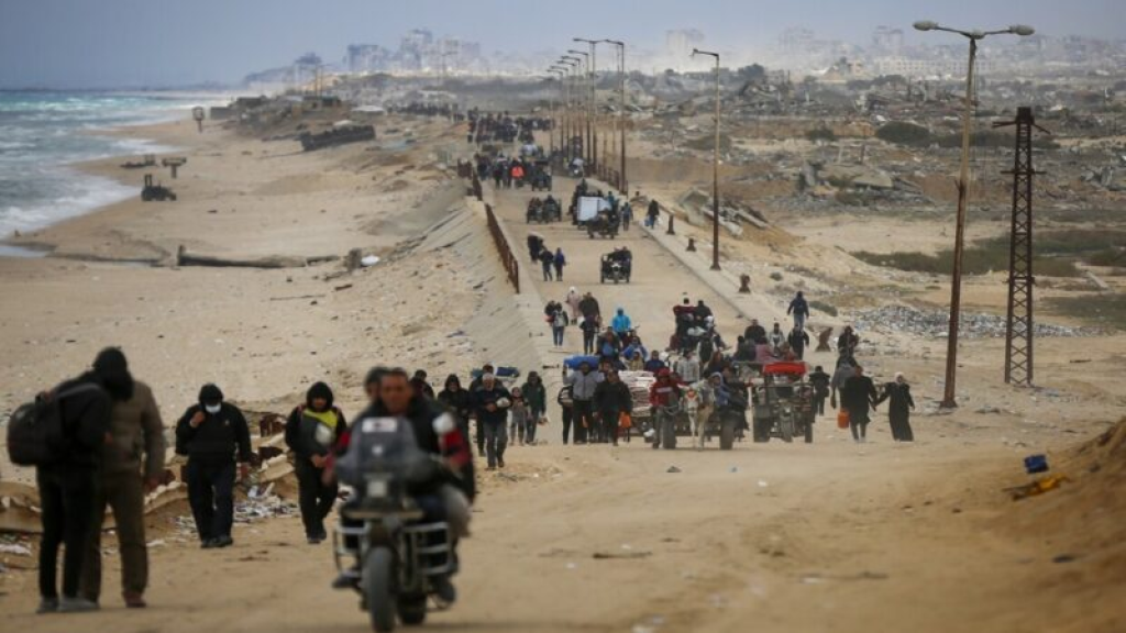 الإحتلال يعيق حماية 900 ألف نازح فلسطيني من المنخفض الجوي