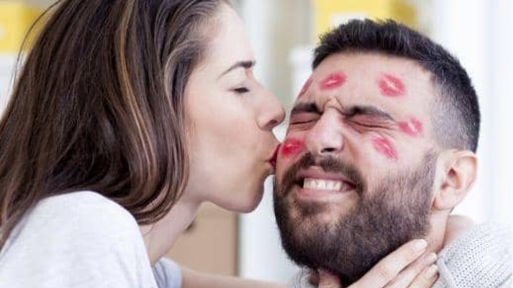 فيروس القُبلة!