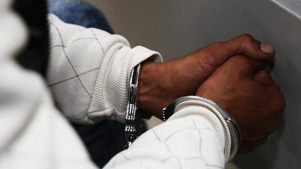 قوى الأمن تلقي القبض على منتحل شخصية وعمليات سلب.. بصفة أمنيه 