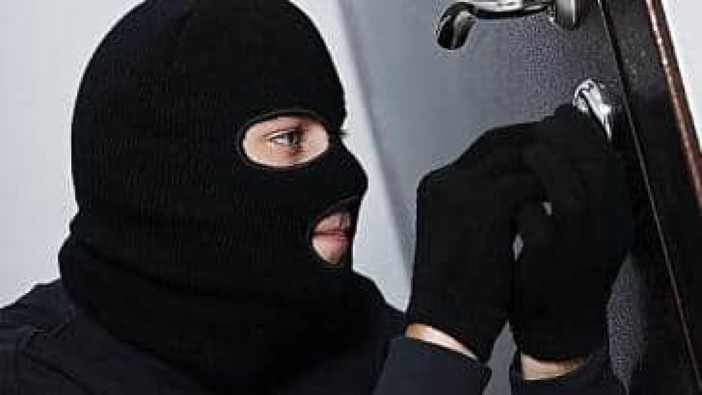 سلسلة سرقات في صور استغلوا العاصفة..