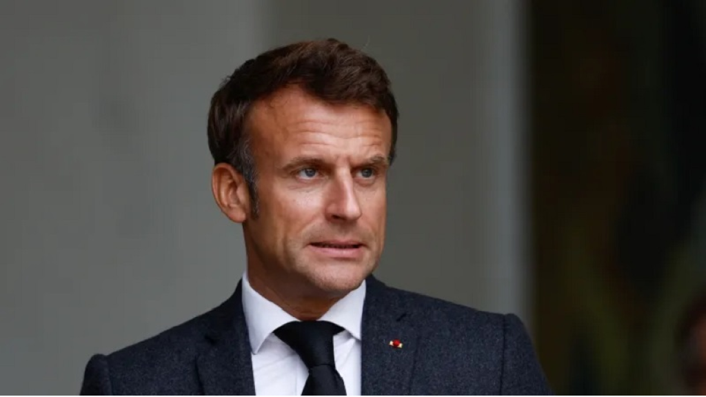 ماكرون: واثق من قدرة زيلنسكي