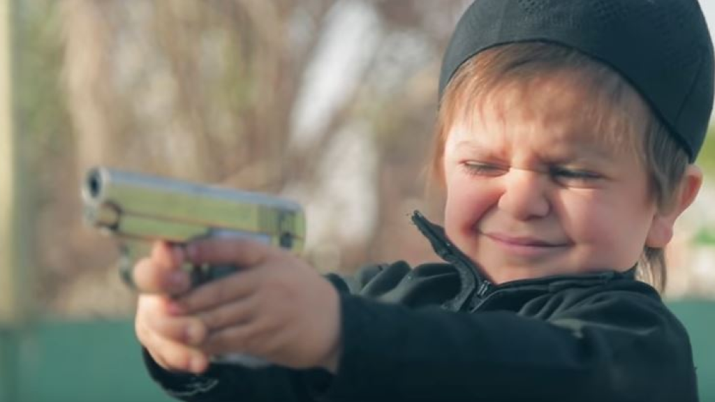 لحظة لهو تنقلب حادثًا… طفل يصيب والدته بطلق ناري في الضنية