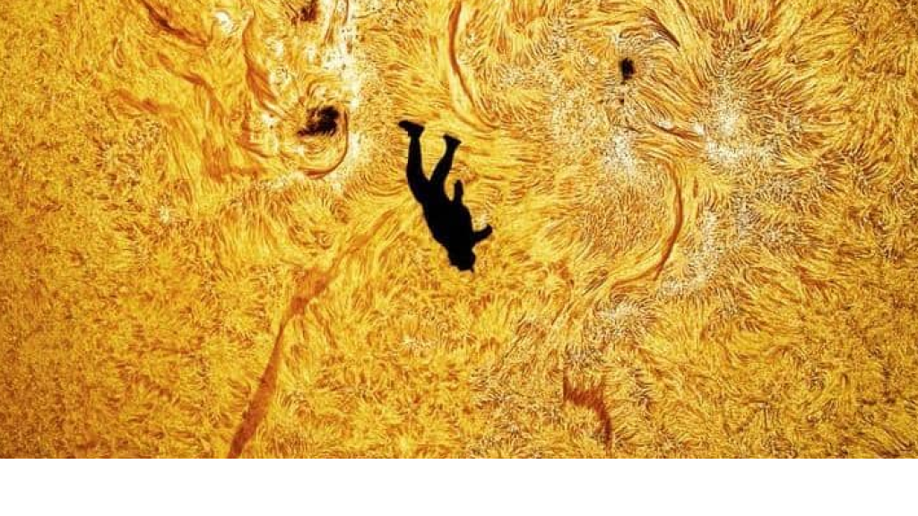 لقطة فريدة لظل بشري في السماء أمام الشمس!  (فيديو)