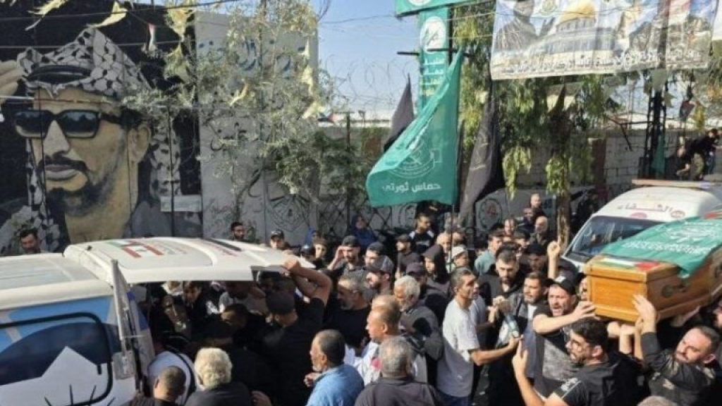 تشييع مهيب لشهداء العدوان الصهيوني على مخيم “عين الحلوة